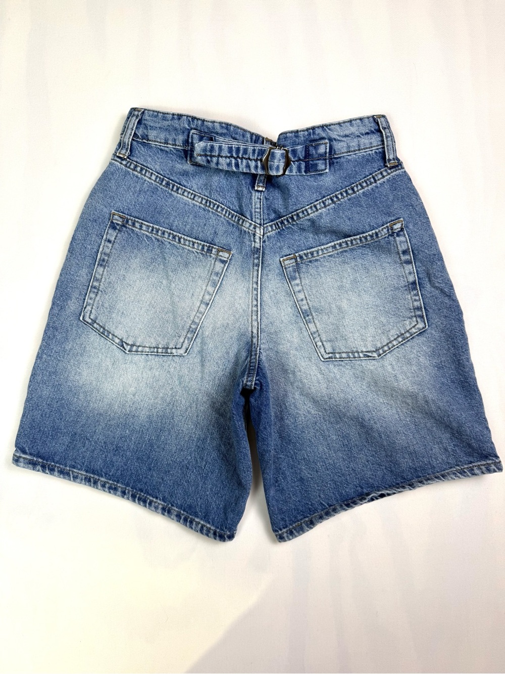 BDG Urban‎ Outfitters High Rise Y2K Denim Shorts W26 Medium Wash 100% Cotton - Picture 2 of 11